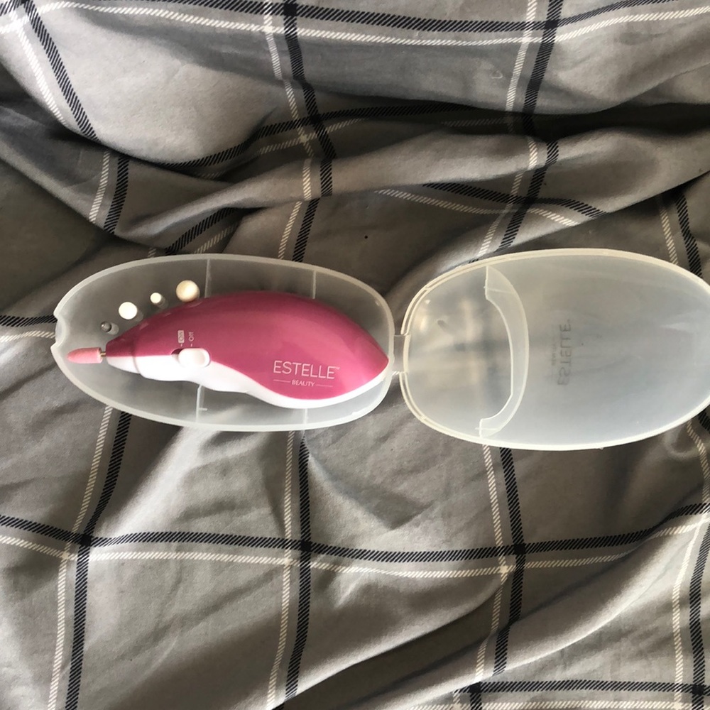Nail finishing kit- powered trimmer